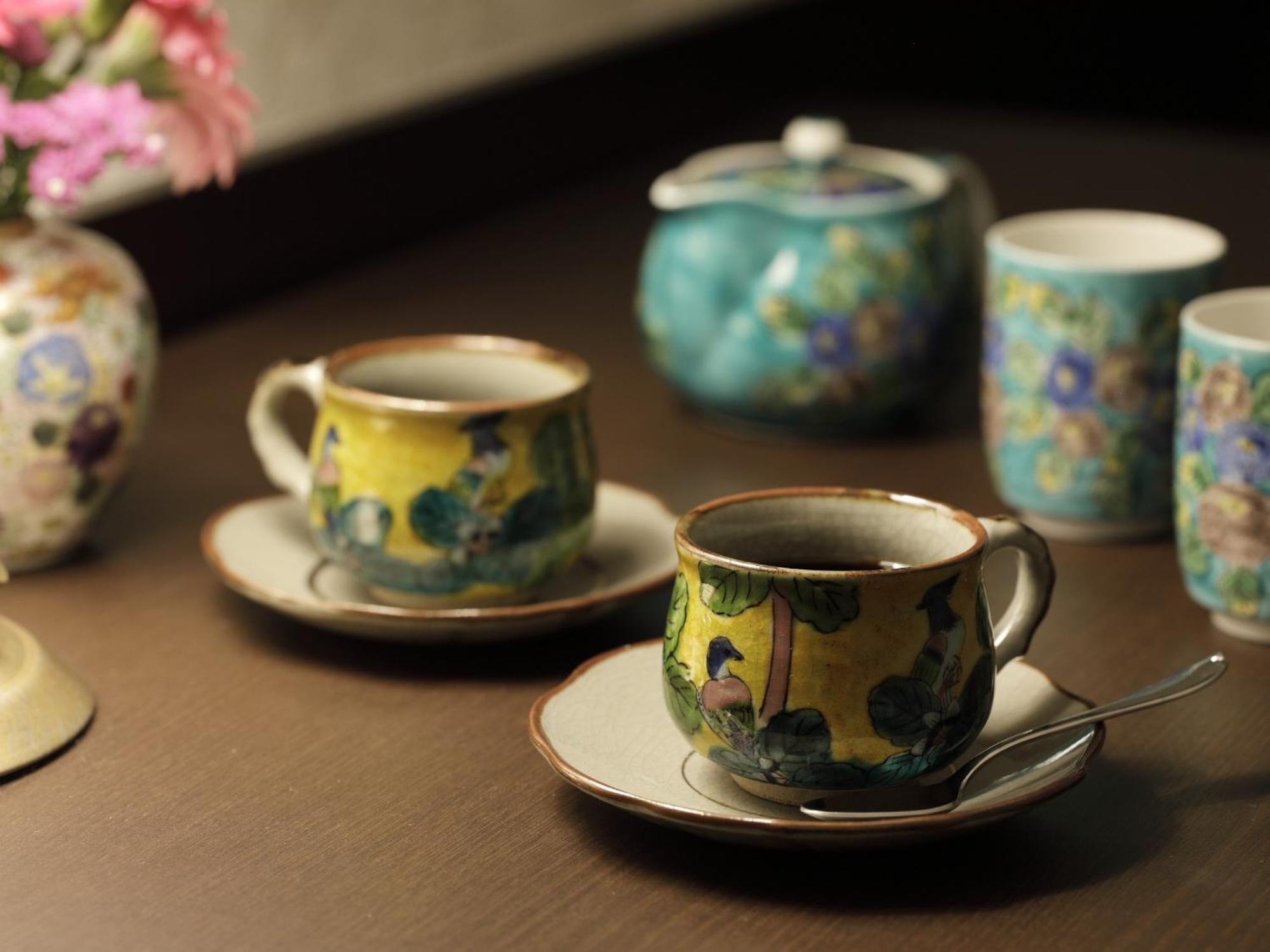فندق كانازاوا هاكوتشورو سانراكو كانازاوَ المظهر الخارجي الصورة Teaware